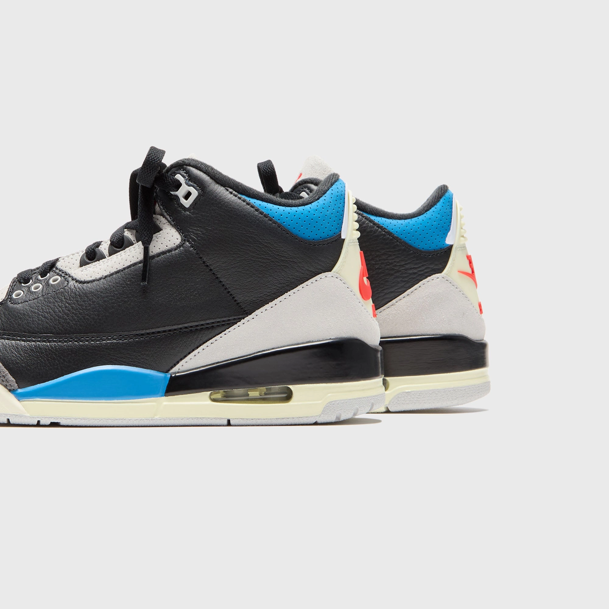 Jordan Air Jordan 3 Retro OG - Black / Chile Red / Neutral Grey / Military Blue / Coconut Milk All-day streetwear kicks