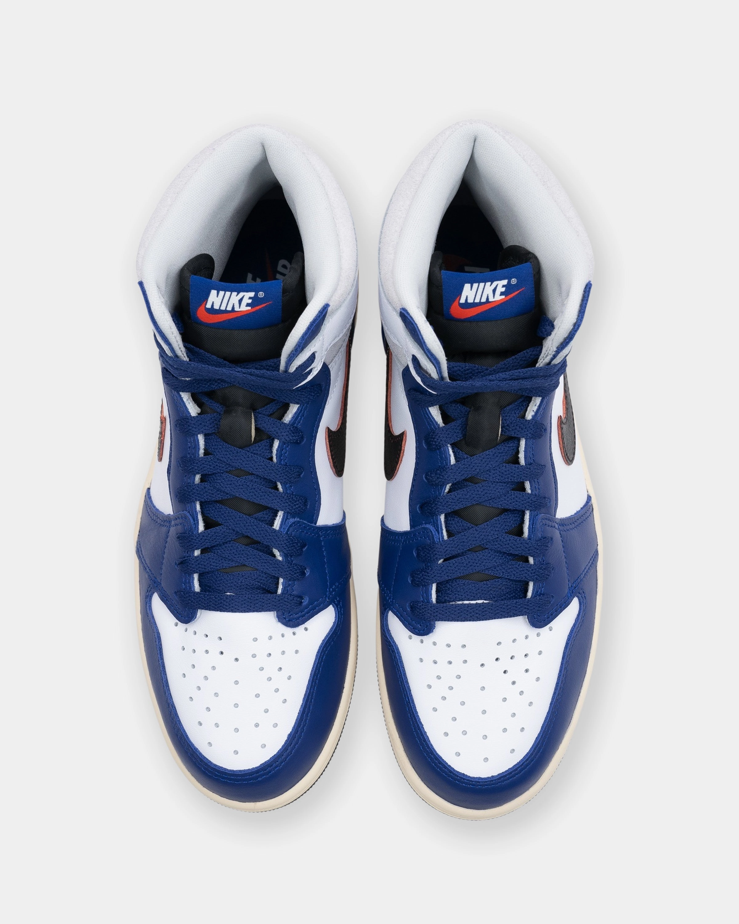 JORDAN AJ 1 RETRO HIGH OG - WHITE/ BLACK Heritage hoops sneakers