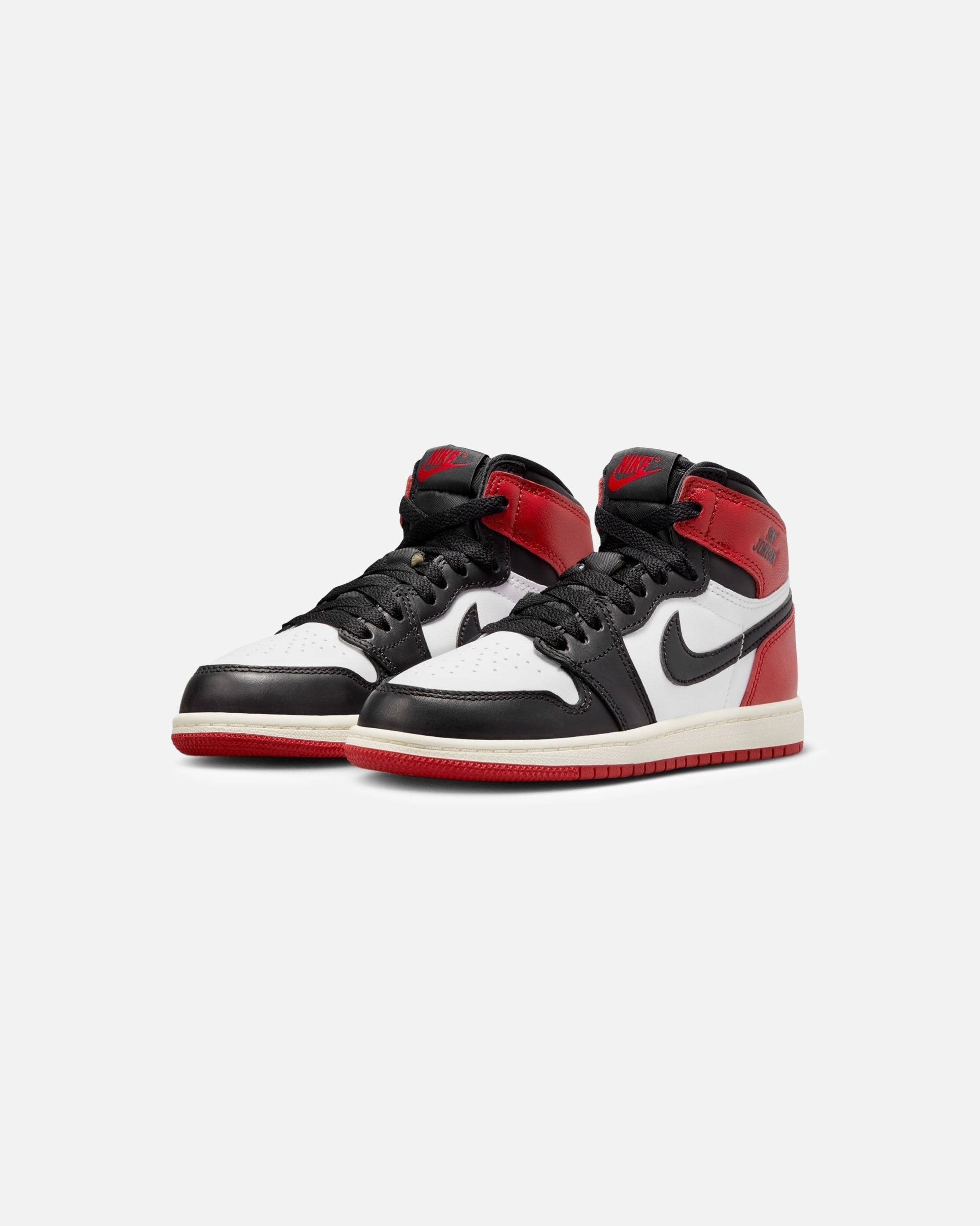 JORDAN PS AJ 1 RETRO HIGH OG - WHITE /BLACK/ VARSITYRED Jordan athletic shoes for men