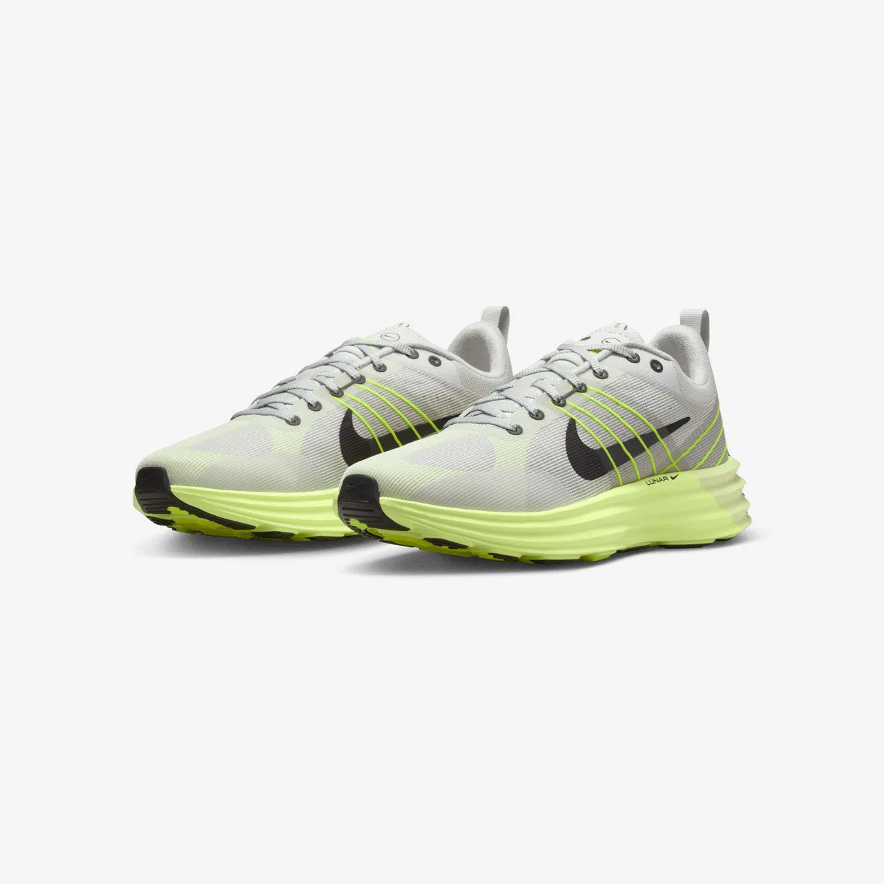 Lunar Roam Nike casual lifestyle sneakers