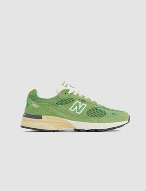 MADE IN USA 993 "CHIVE" new balance trending sneaker styles