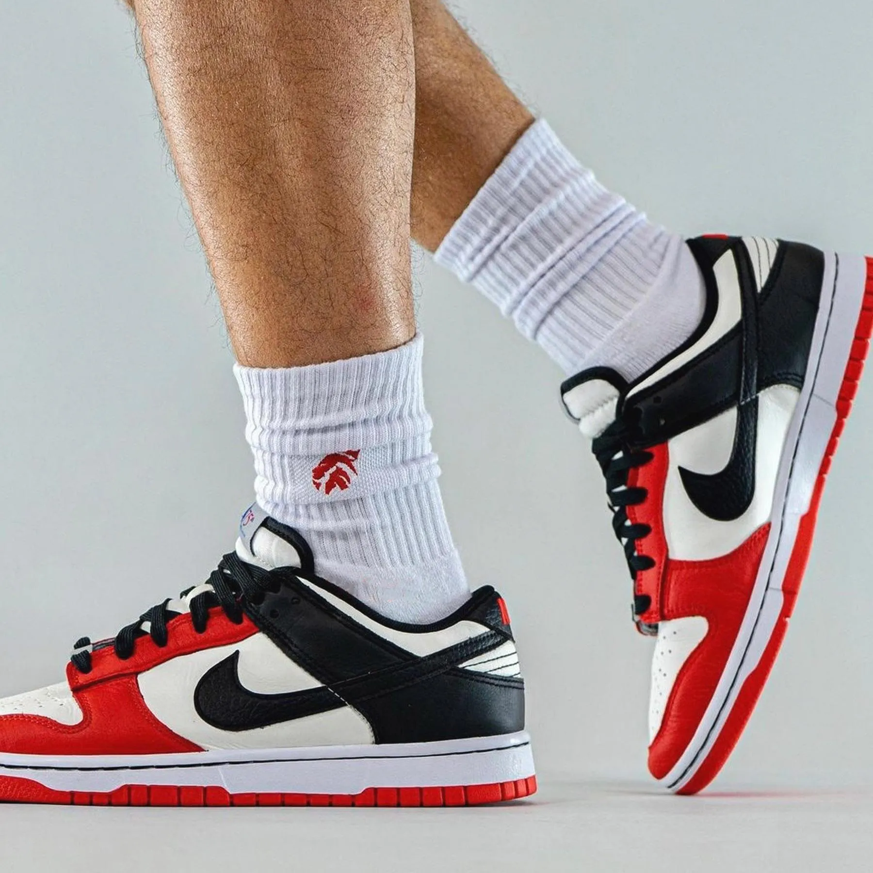 NBA x Nike Dunk Low EMB '75th Anniversary - Chicago' Nike Dunk stylish shoes