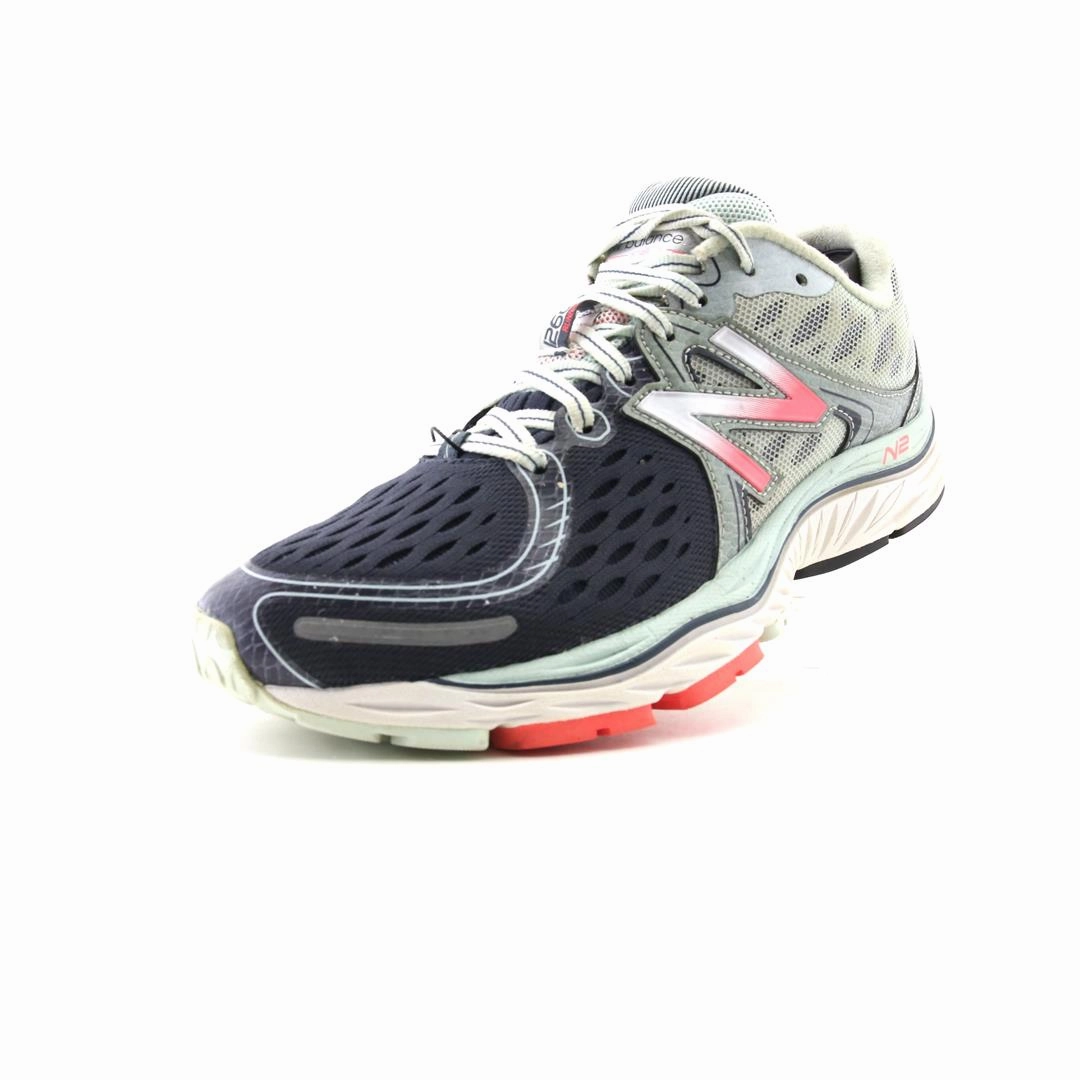 NEW BALANCE 1260 V6 retro New Balance shoe shots