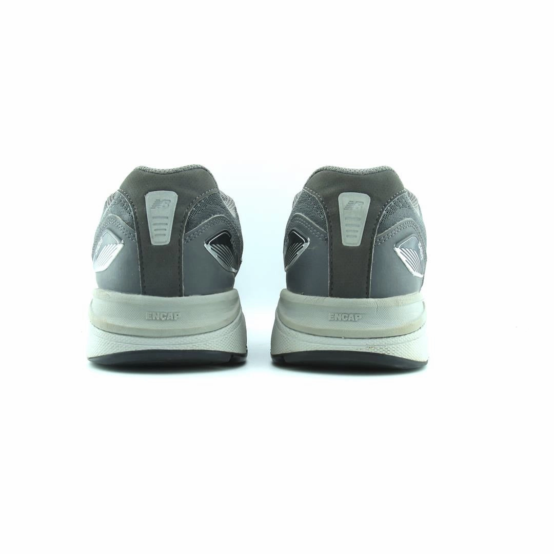 NEW BALANCE 1540 V3 New Balance trainer visuals