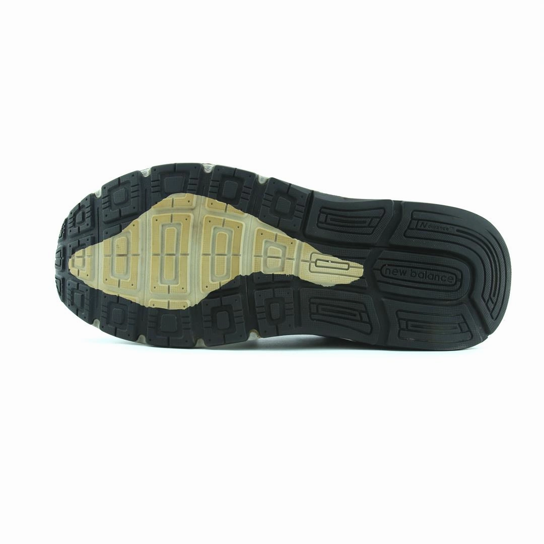 NEW BALANCE 1540 V3 New Balance trainer visuals