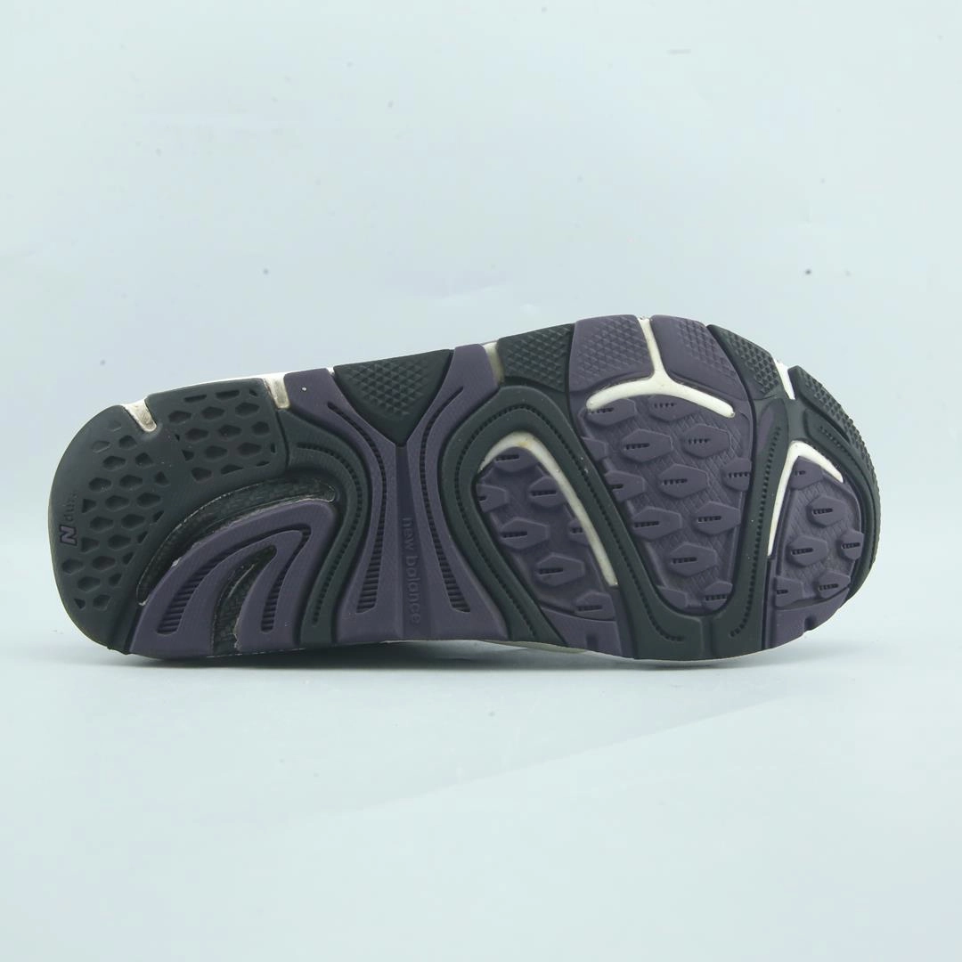 NEW BALANCE 1540V1 New Balance trainer visuals