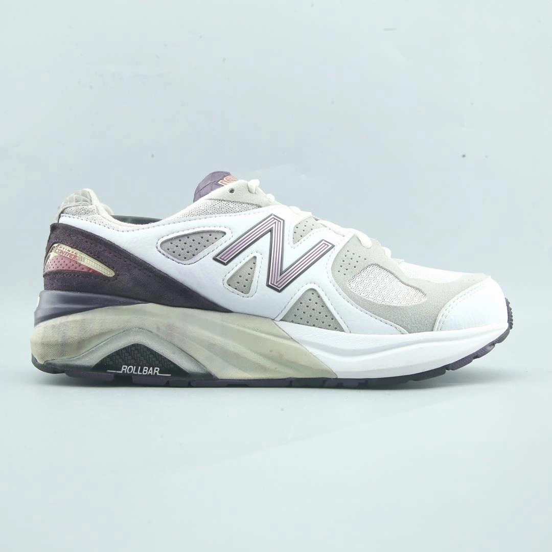 NEW BALANCE 1540V1 New Balance trainer visuals