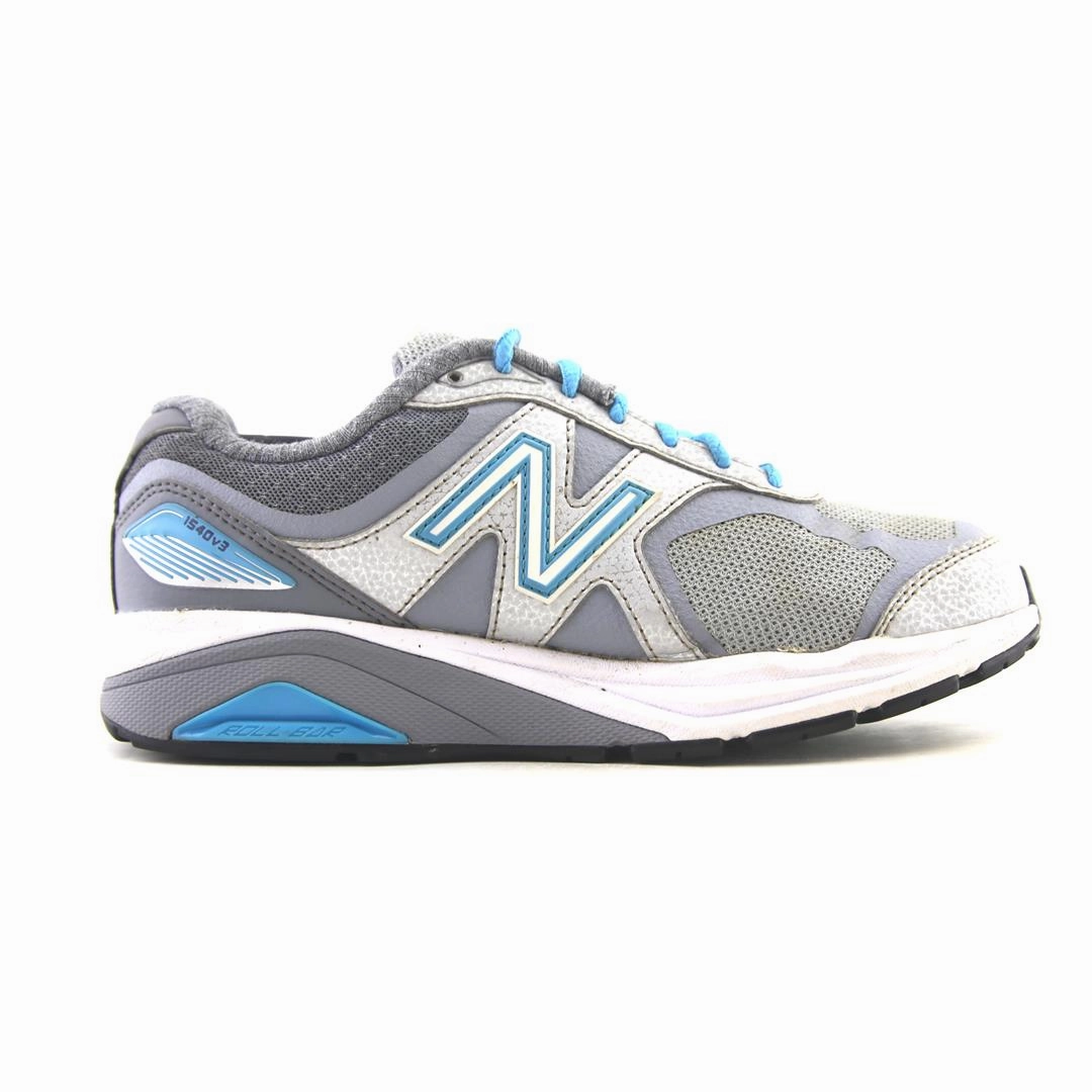 NEW BALANCE 1540V3 retro New Balance shoe shots