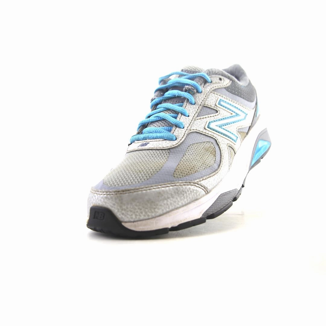 NEW BALANCE 1540V3 retro New Balance shoe shots