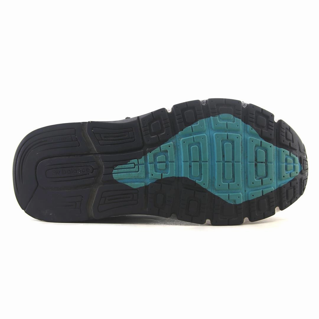 NEW BALANCE 1540V3 retro New Balance shoe shots