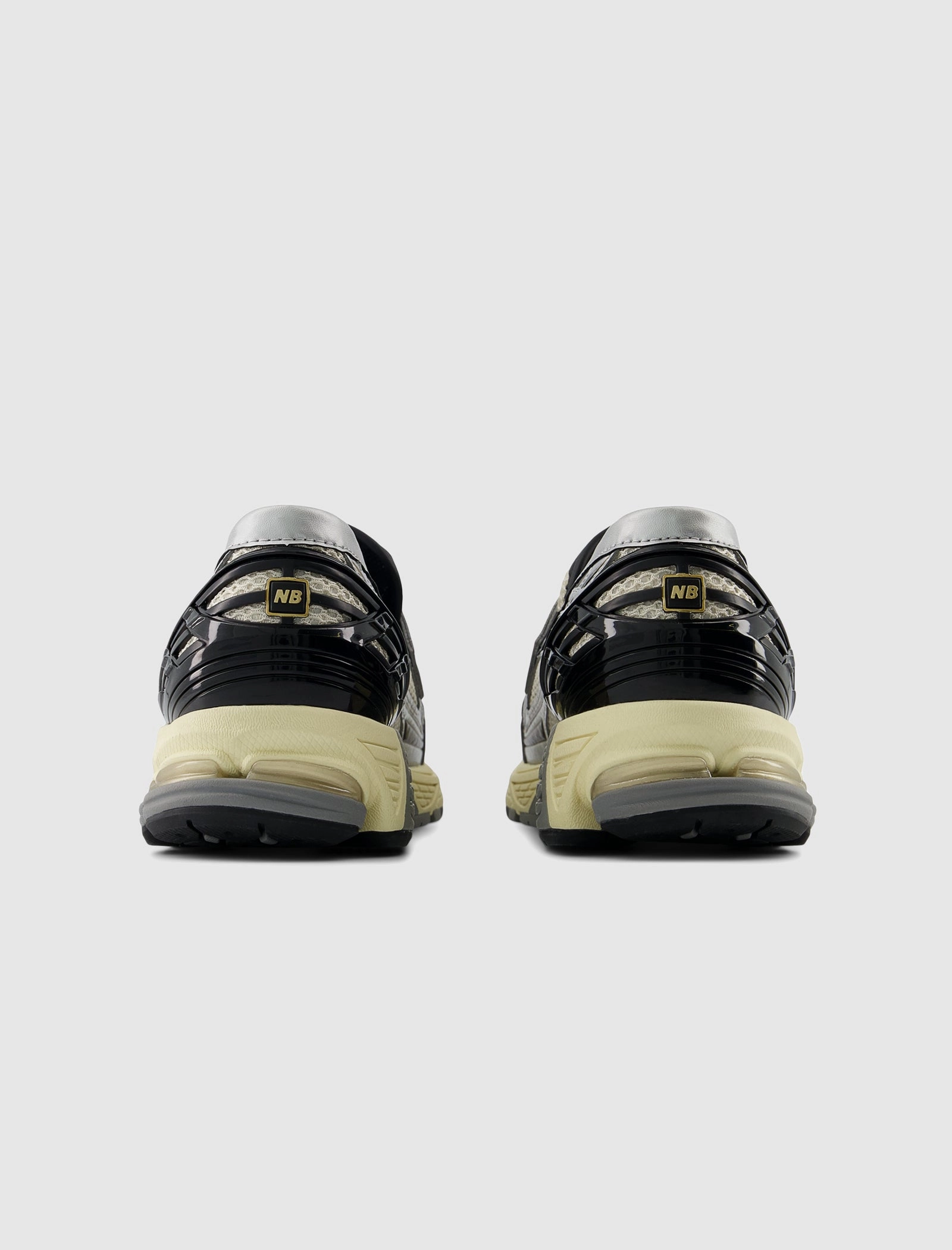 NEW BALANCE 1906L "SILVER" Nike Air Max 1