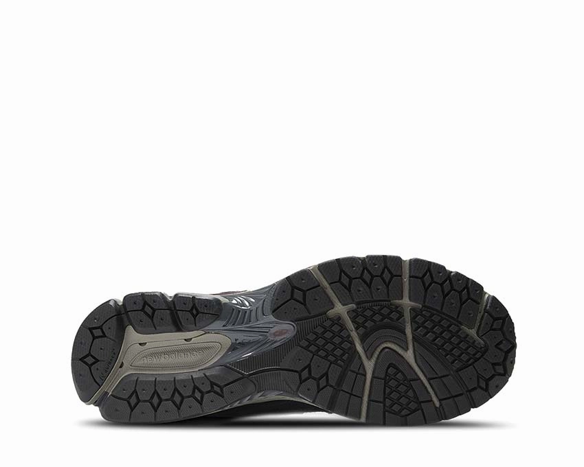 New Balance 2002R "Protection Pack" New Balance athletic sneakers
