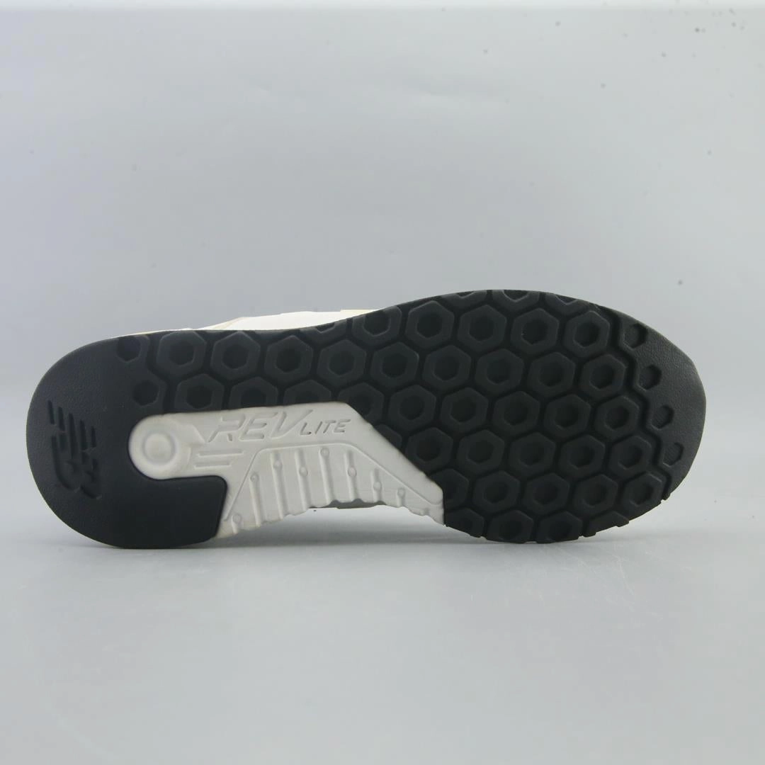 NEW BALANCE 247 New Balance casual shoe looks