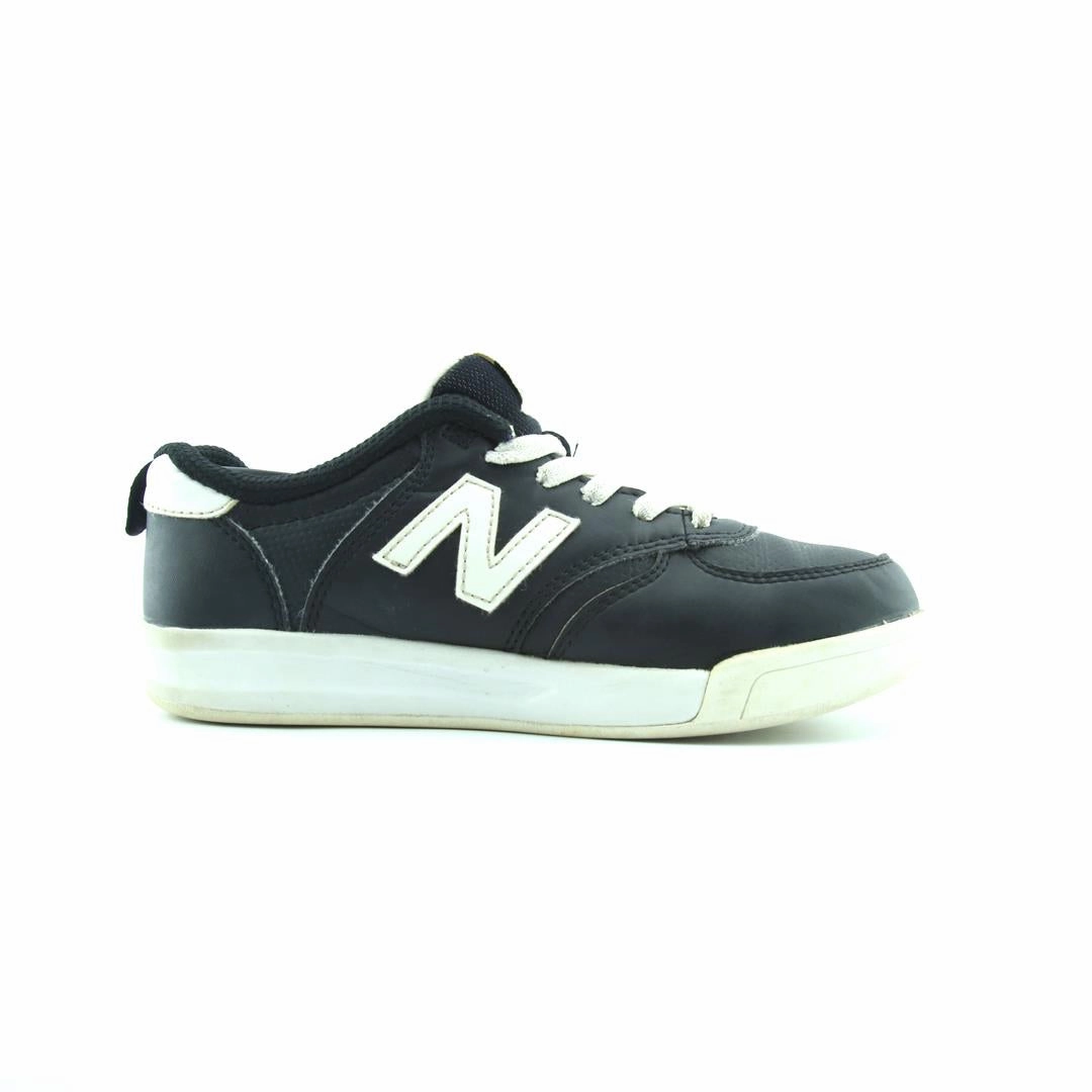 NEW BALANCE 300 New Balance trainer visuals