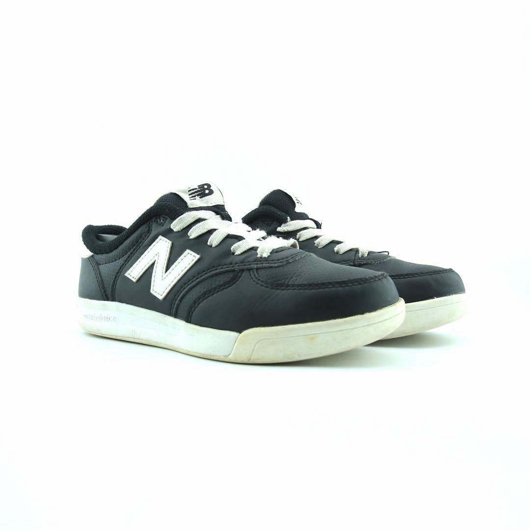 NEW BALANCE 300 New Balance trainer visuals