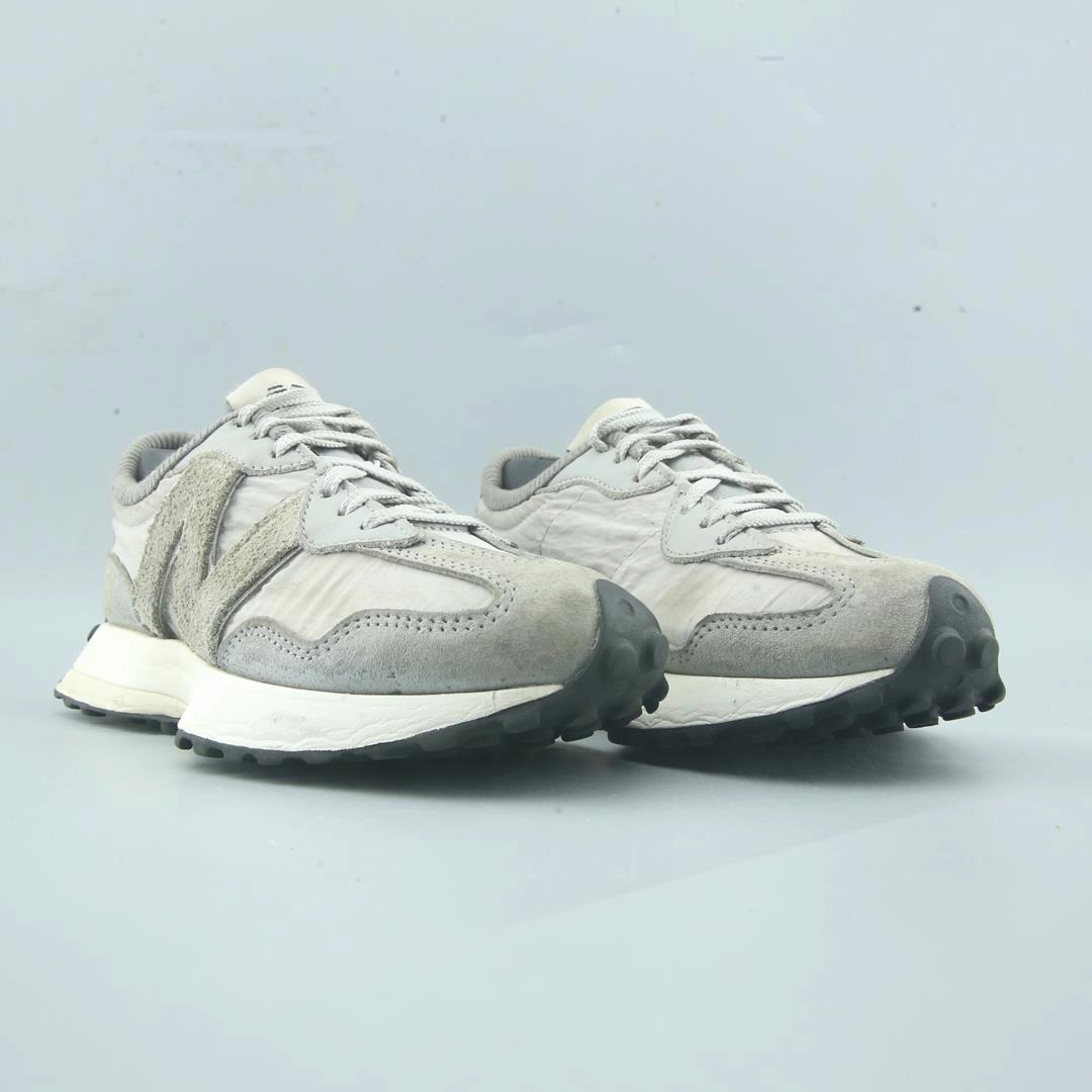 NEW BALANCE 327 New Balance trainer visuals