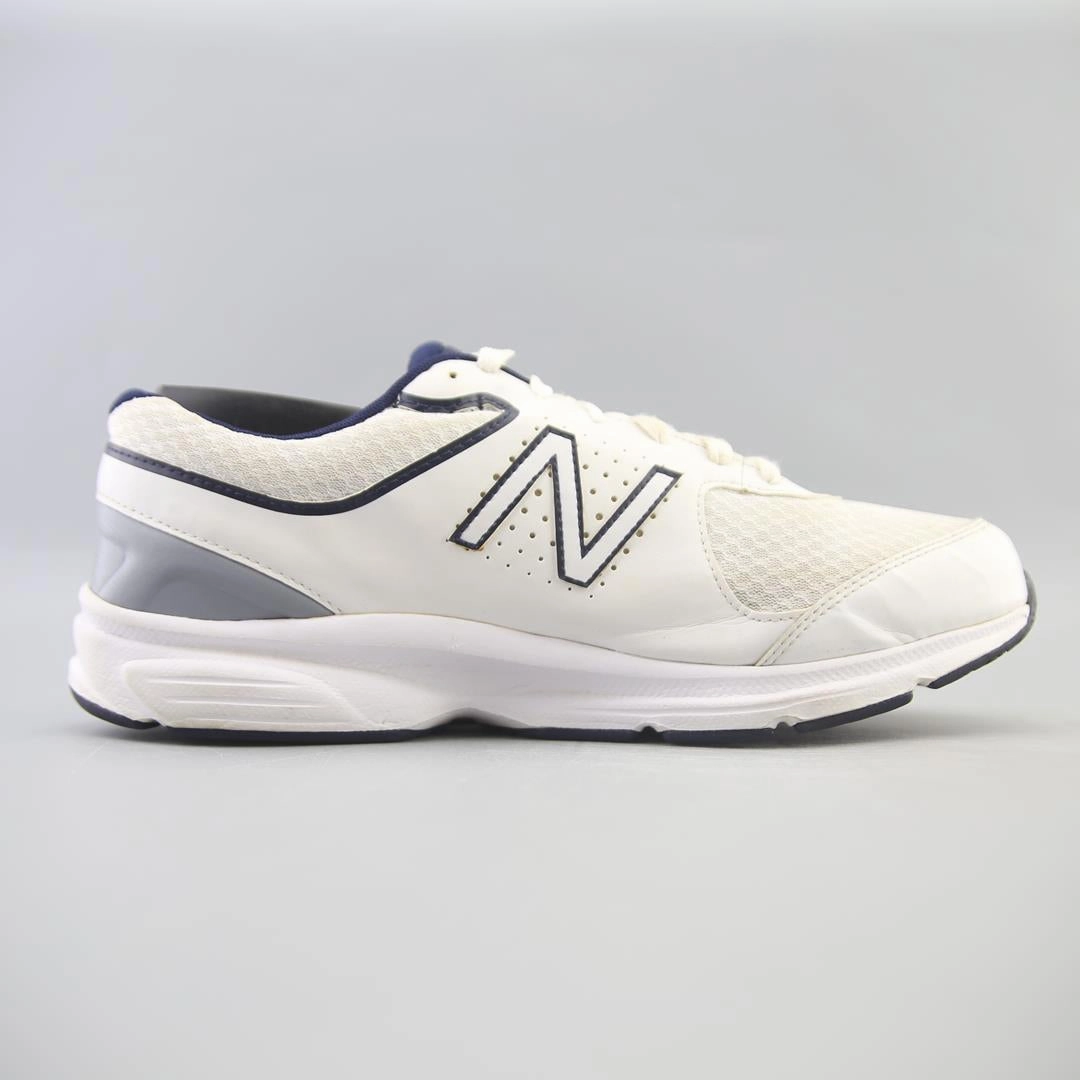 NEW BALANCE 411V2 New Balance trainer visuals