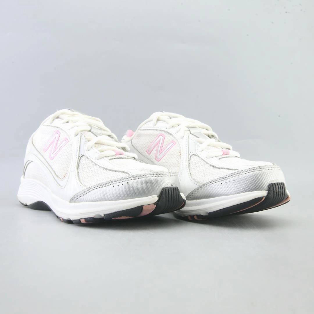 NEW BALANCE  496V3 CUSH New Balance casual shoe looks
