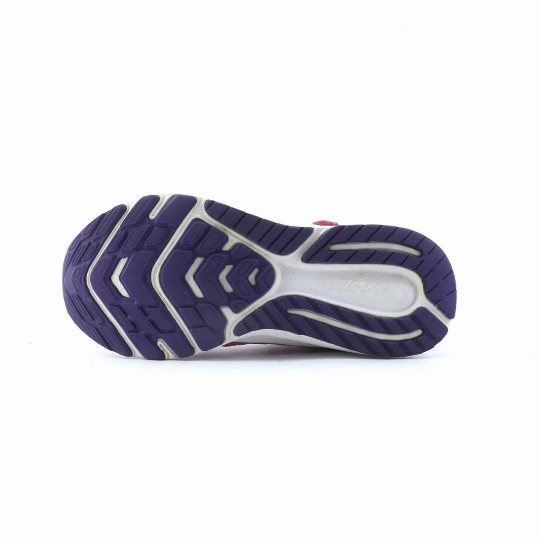 NEW BALANCE 519V2 New Balance trainer visuals