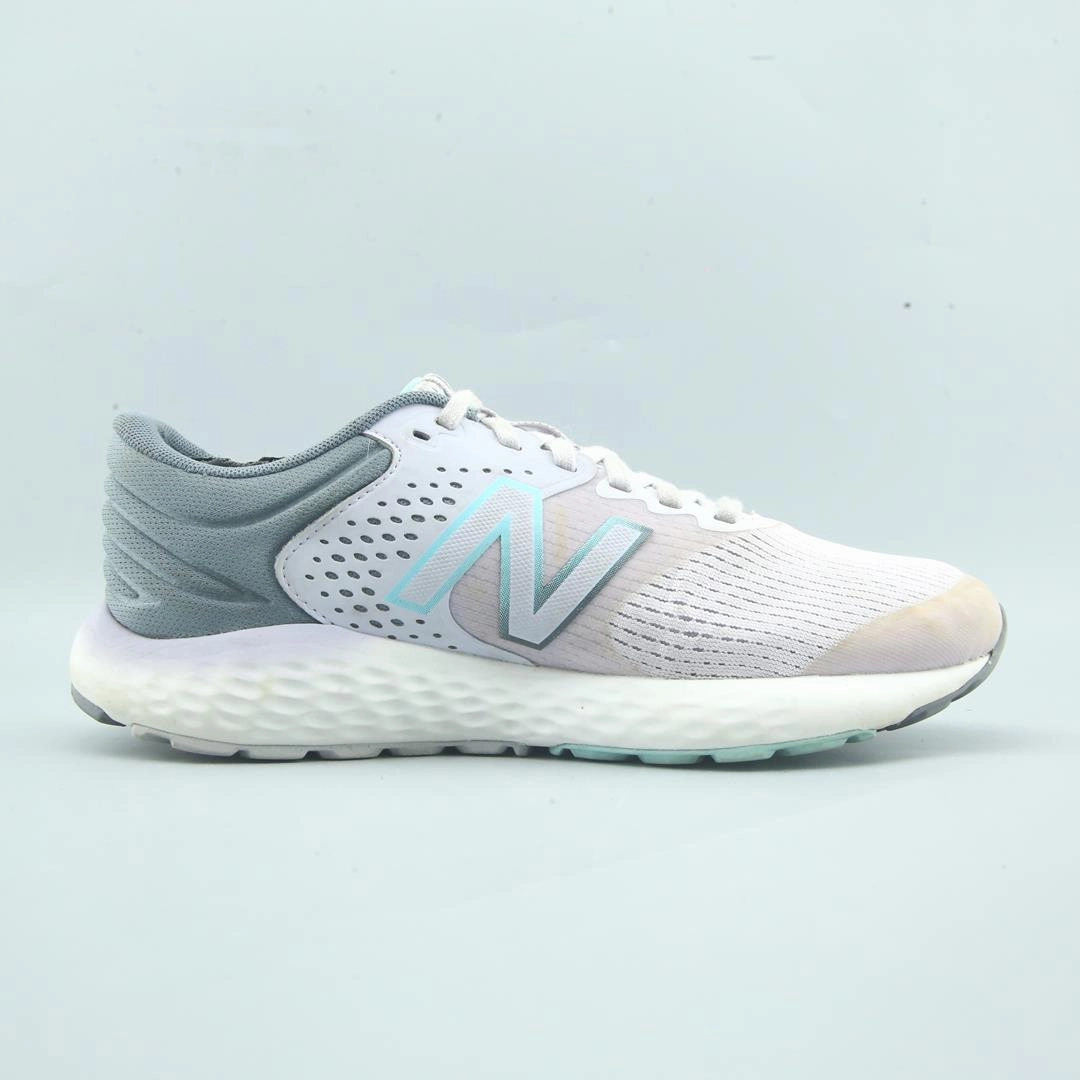 NEW BALANCE 520V7 New Balance trainer visuals