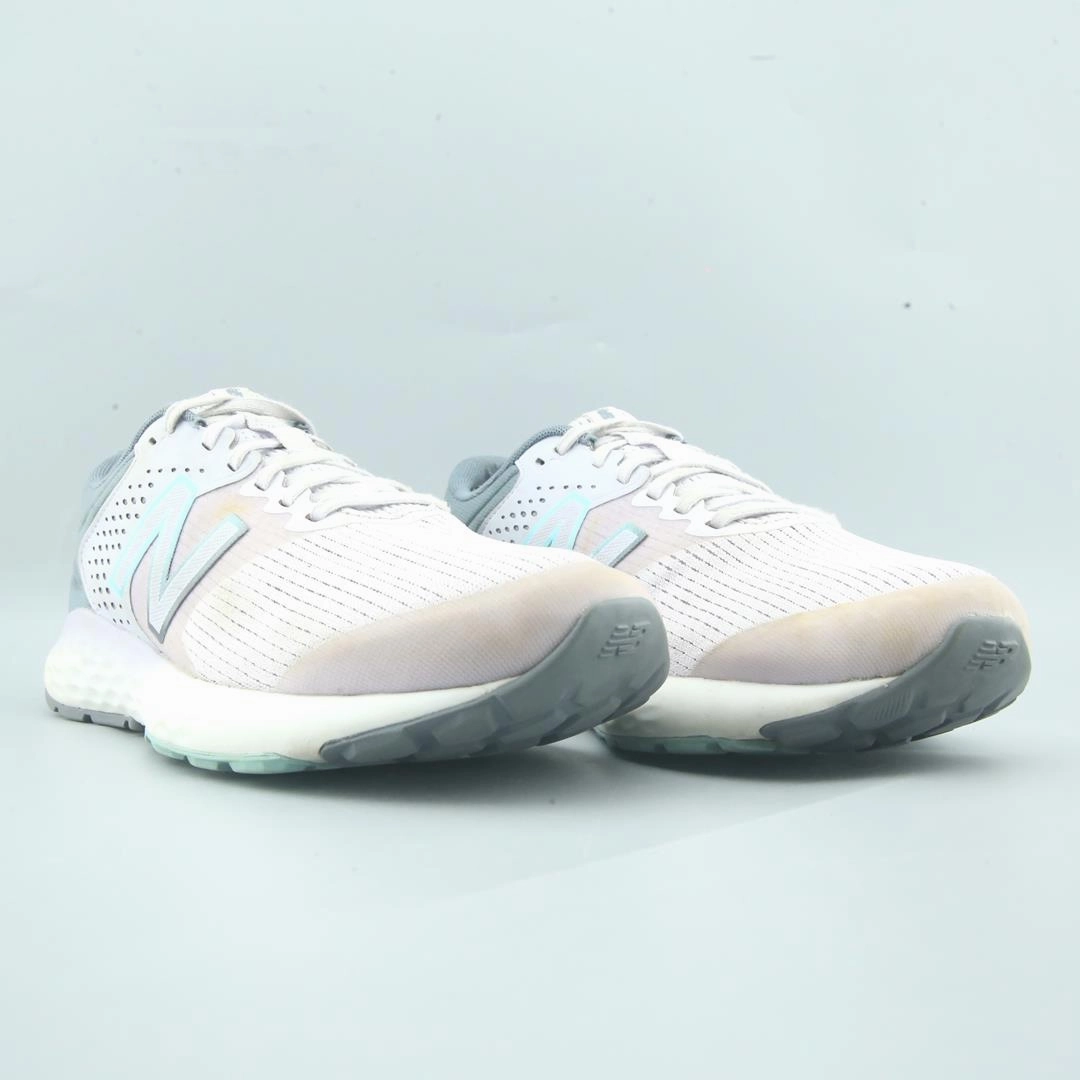 NEW BALANCE 520V7 New Balance trainer visuals