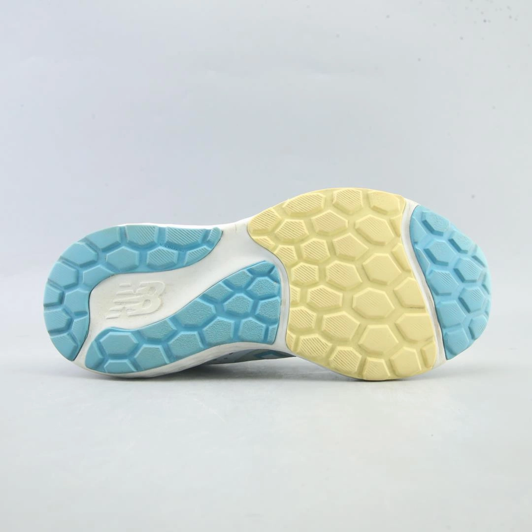 NEW BALANCE 520V7 New Balance trainer visuals