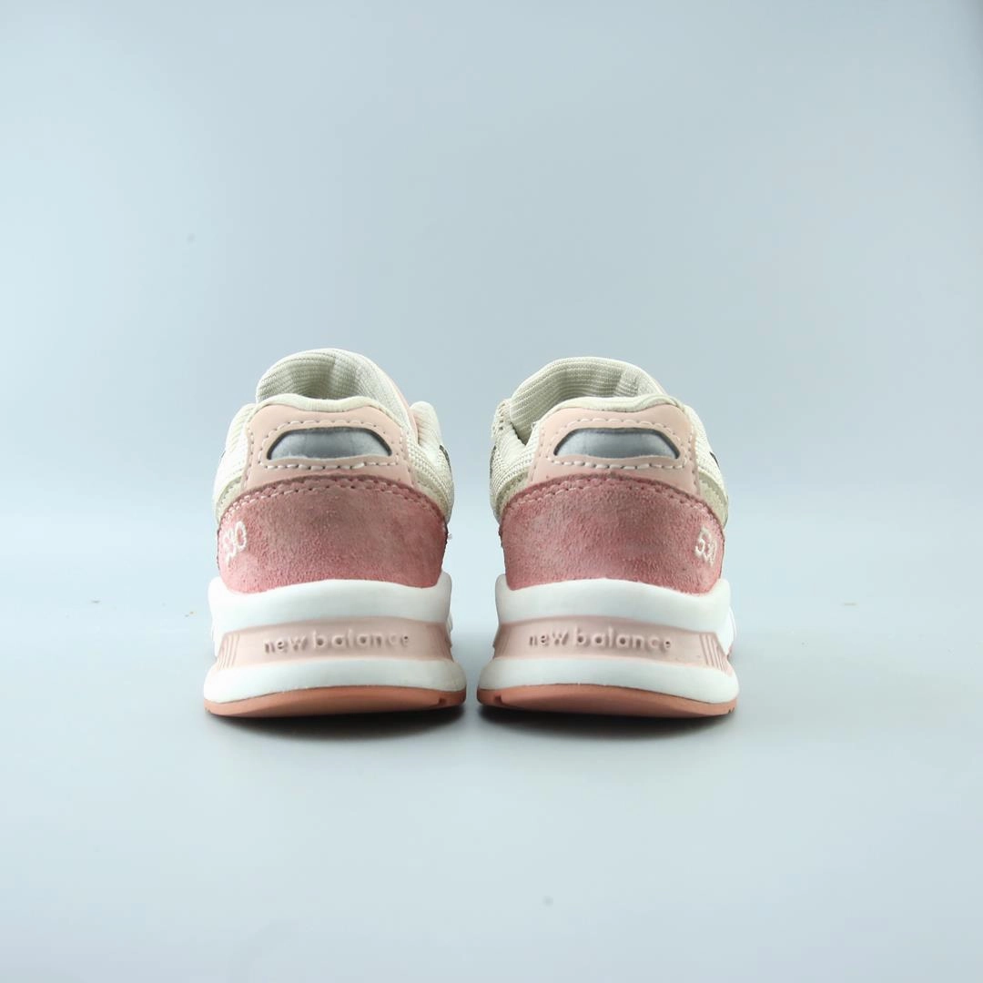 NEW BALANCE  530 New Balance trainer visuals