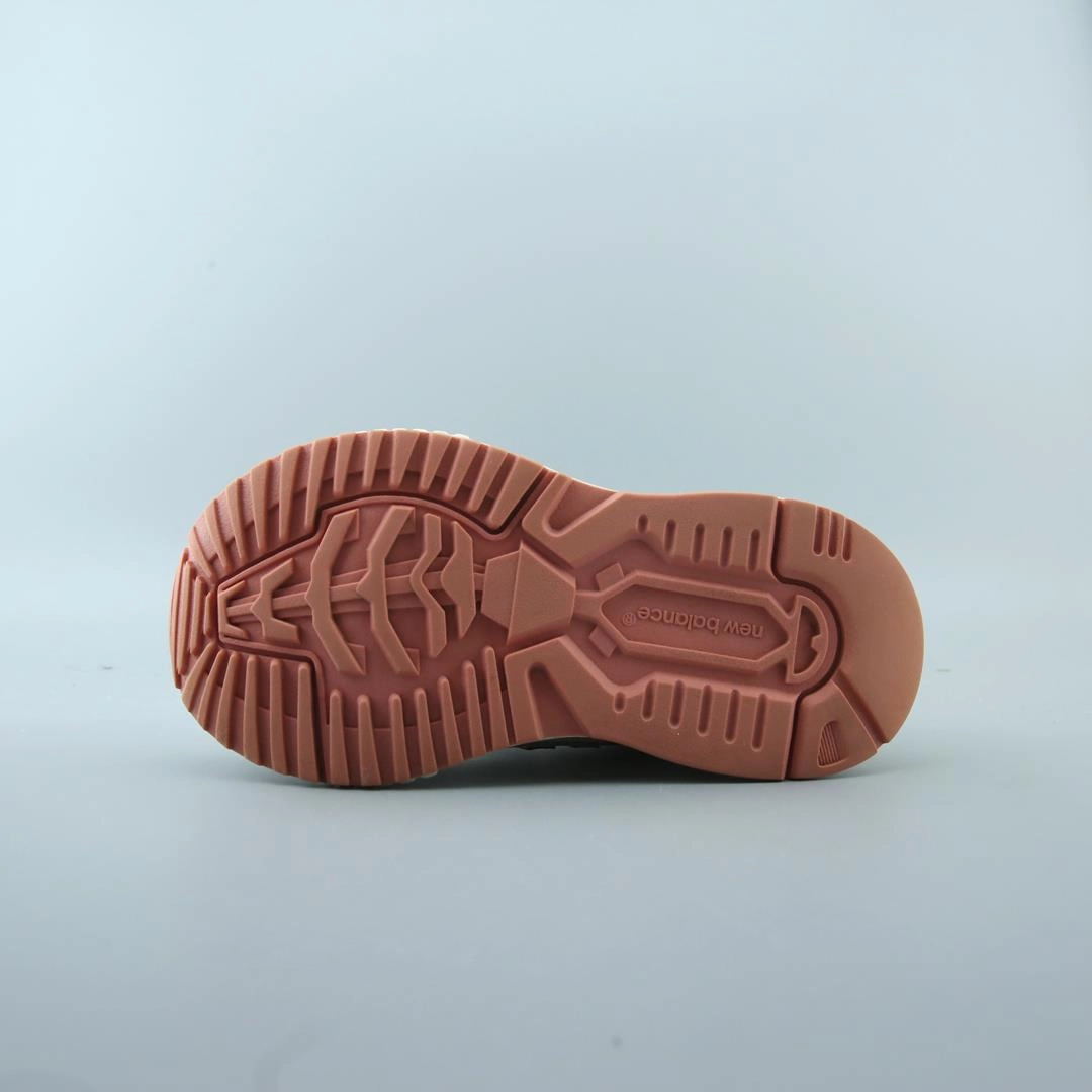 NEW BALANCE  530 New Balance trainer visuals