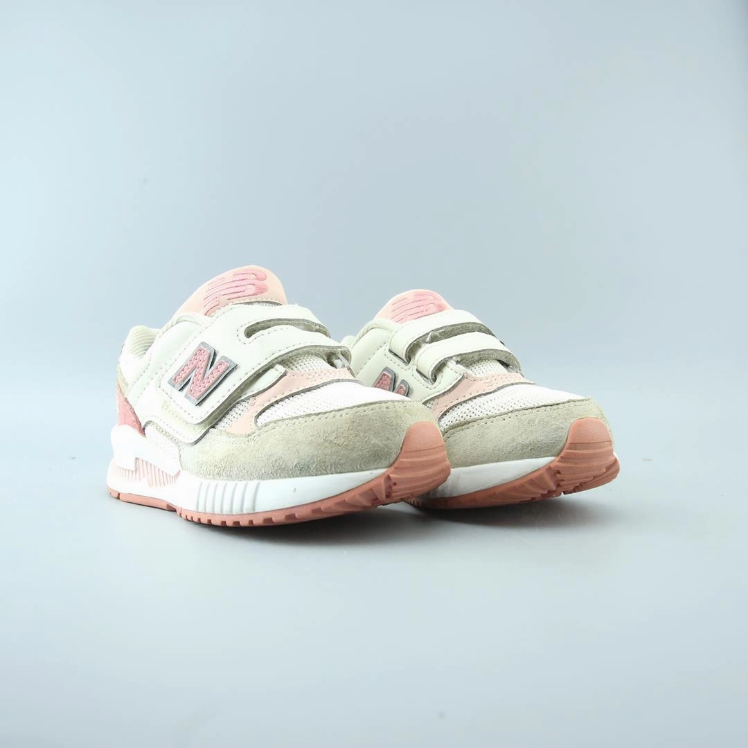 NEW BALANCE  530 New Balance trainer visuals