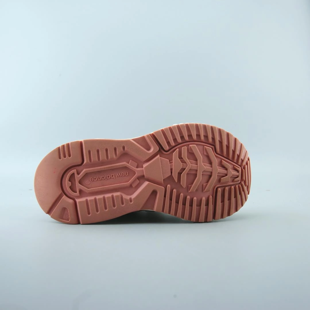 NEW BALANCE  530 New Balance trainer visuals