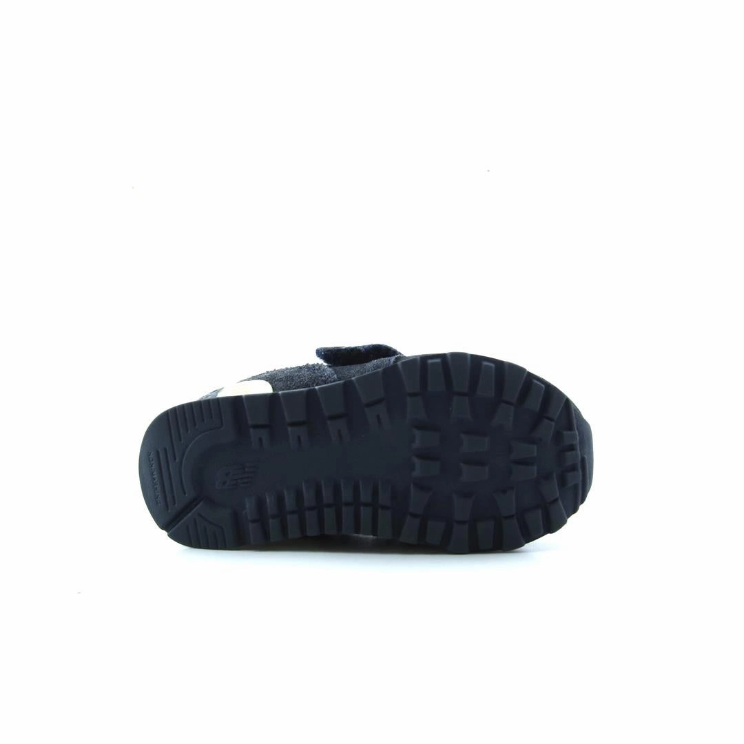 NEW BALANCE 574 New Balance casual shoe looks
