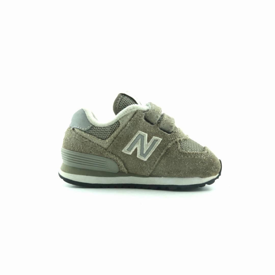 NEW BALANCE 574 New Balance casual shoe looks