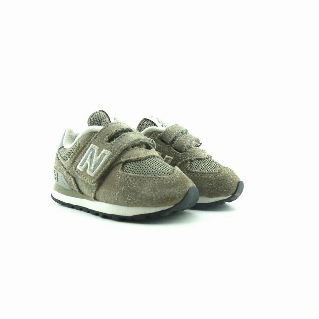NEW BALANCE 574 New Balance casual shoe looks