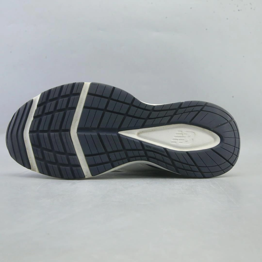NEW BALANCE 608V5 New Balance trainer visuals