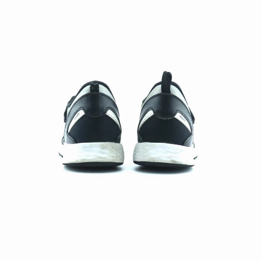 NEW BALANCE 650V1 stylish New Balance designs