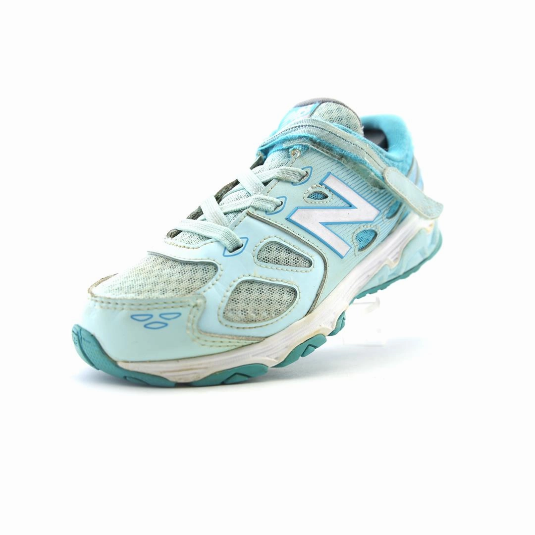 NEW BALANCE 680 V3 retro New Balance shoe shots