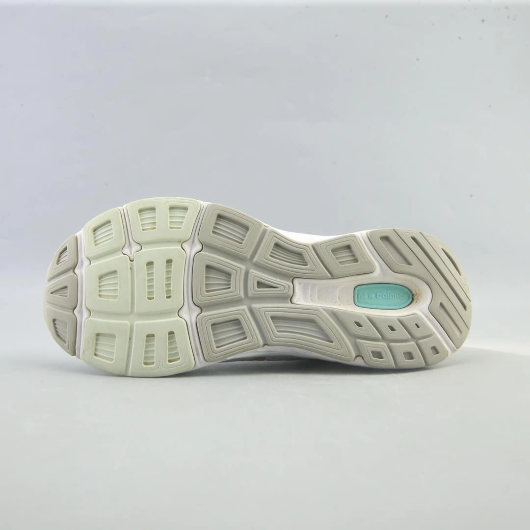 NEW BALANCE 680V5 retro New Balance shoe shots