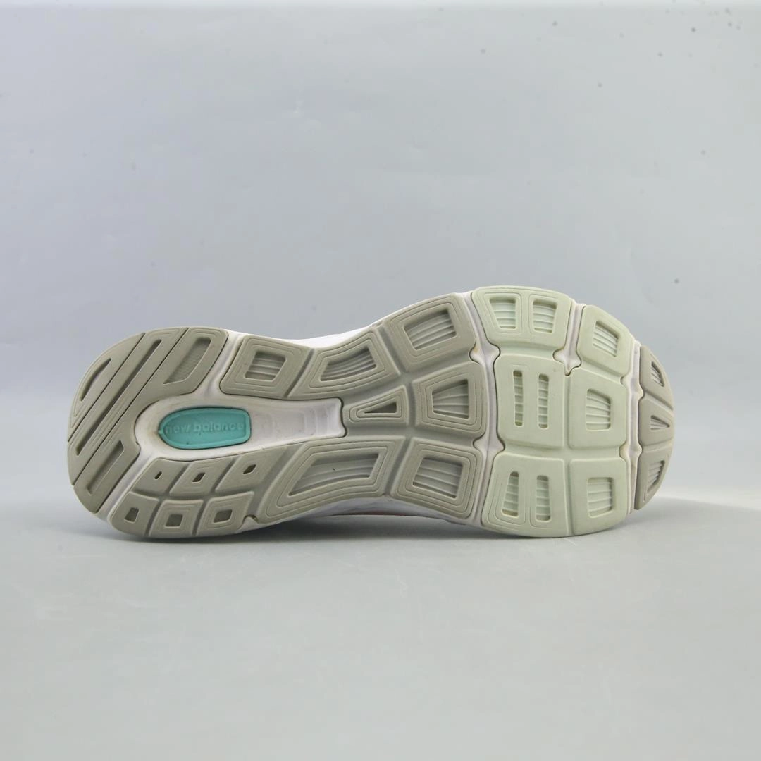 NEW BALANCE 680V5 retro New Balance shoe shots