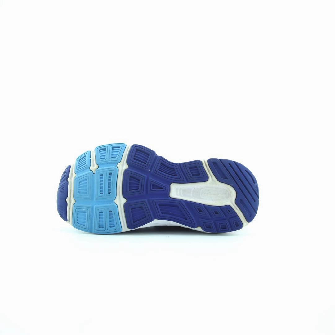 NEW BALANCE 680V6 New Balance trainer visuals