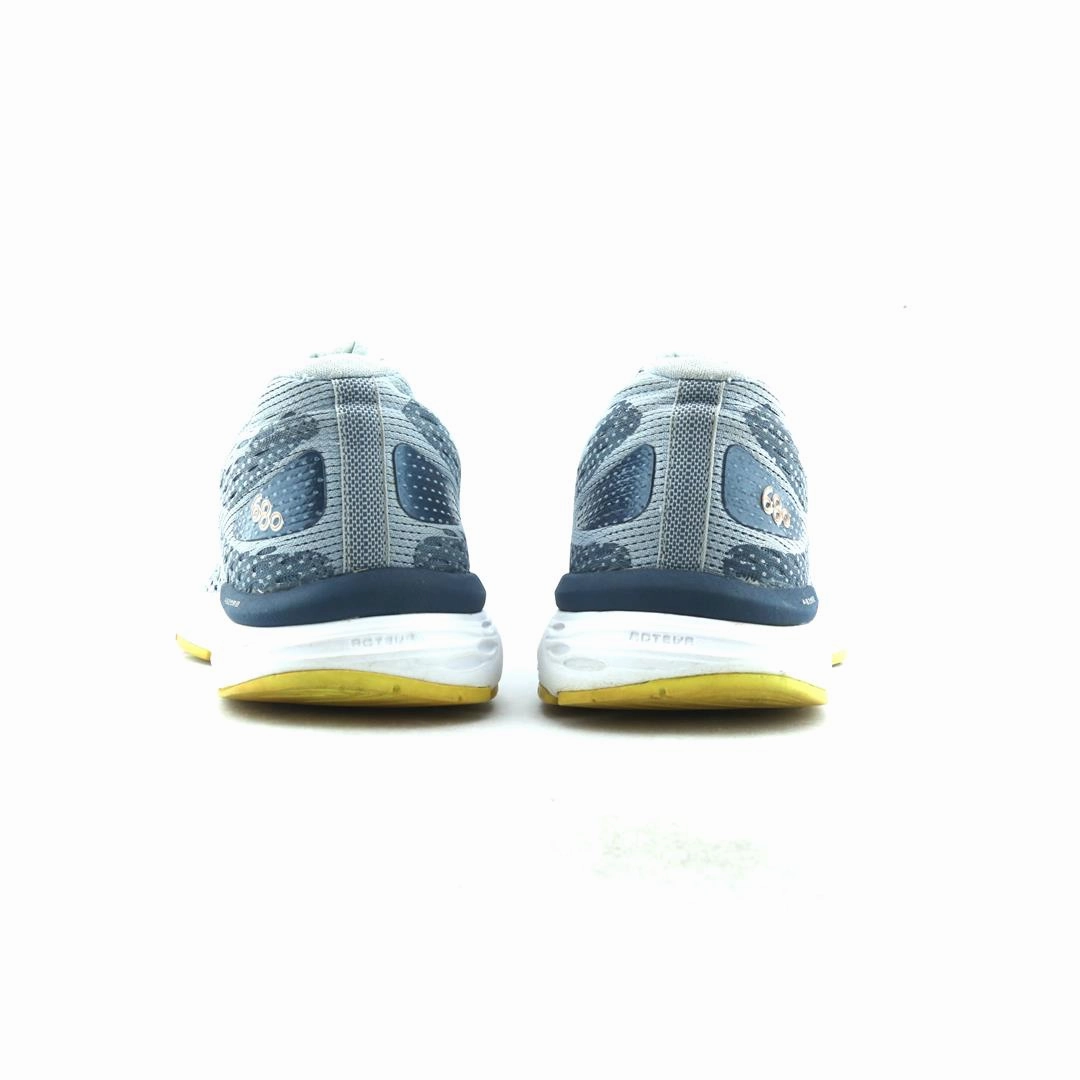 NEW BALANCE 680V6 stylish New Balance designs