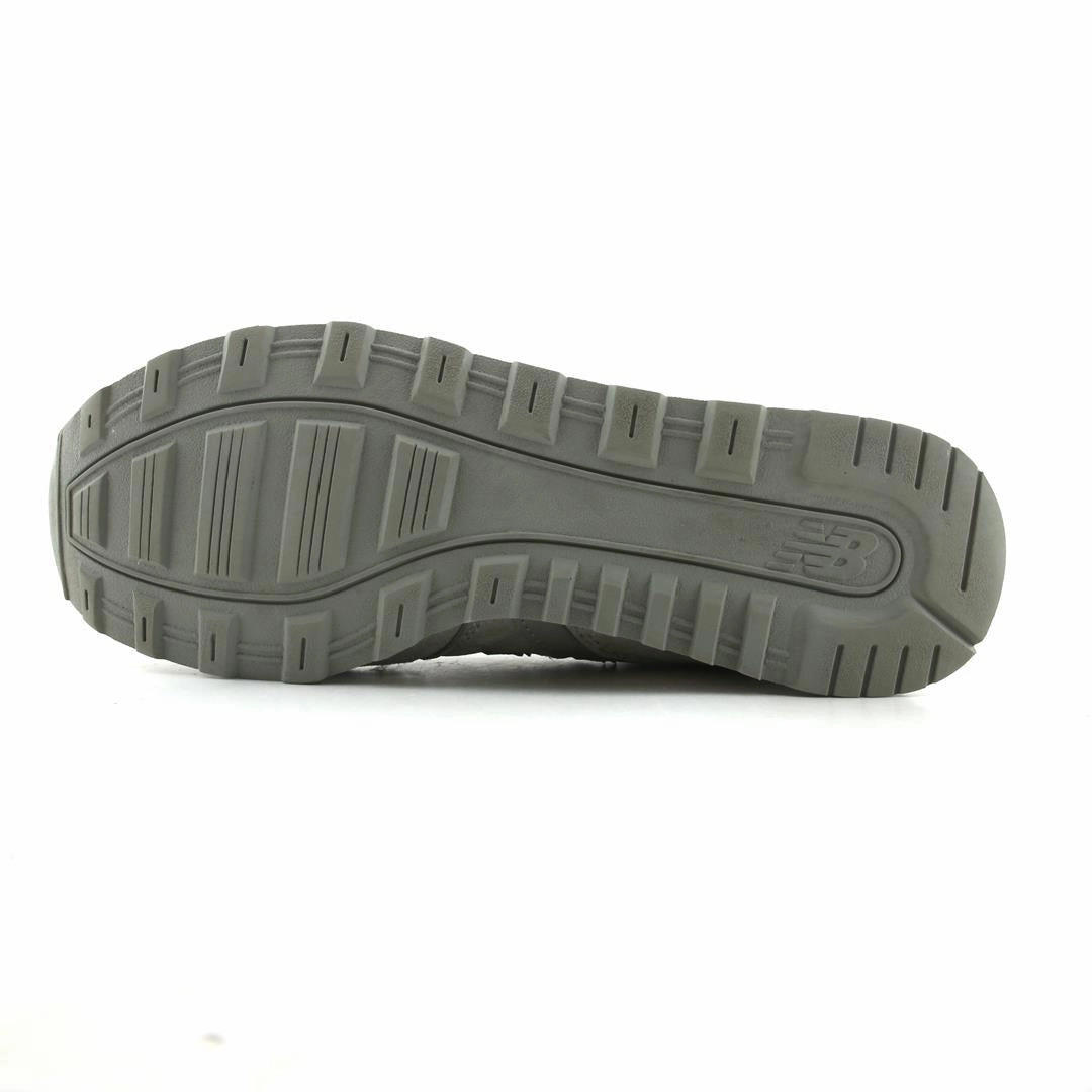 NEW BALANCE 696 New Balance casual shoe looks