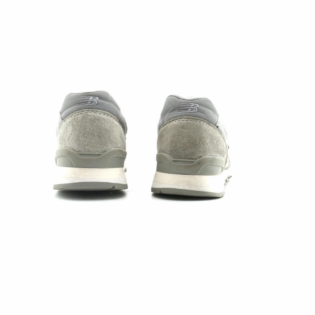 NEW BALANCE 696 New Balance casual shoe looks