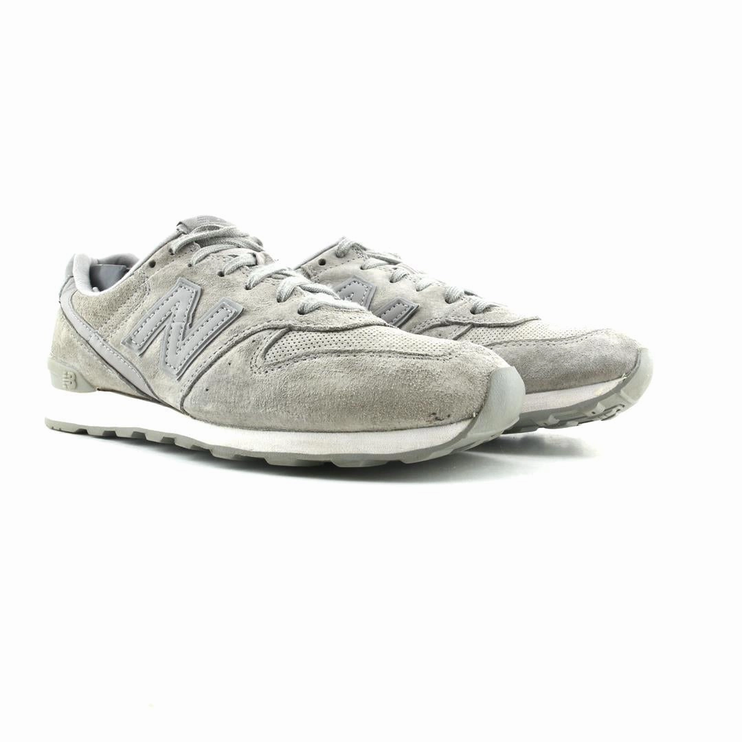 NEW BALANCE 696 New Balance casual shoe looks