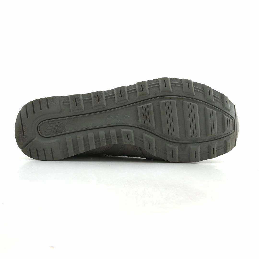 NEW BALANCE 696 New Balance casual shoe looks