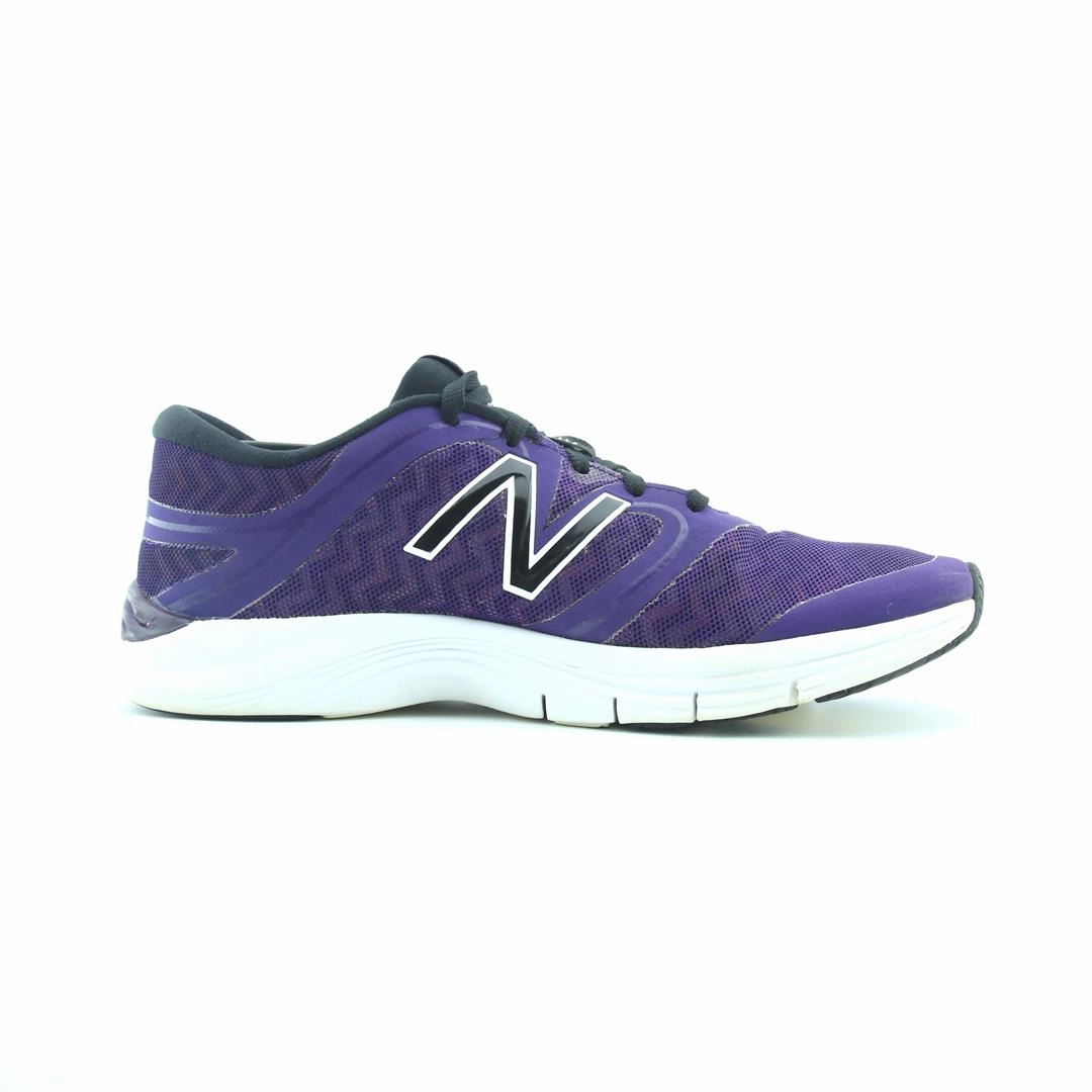 NEW BALANCE 711V2 stylish New Balance designs