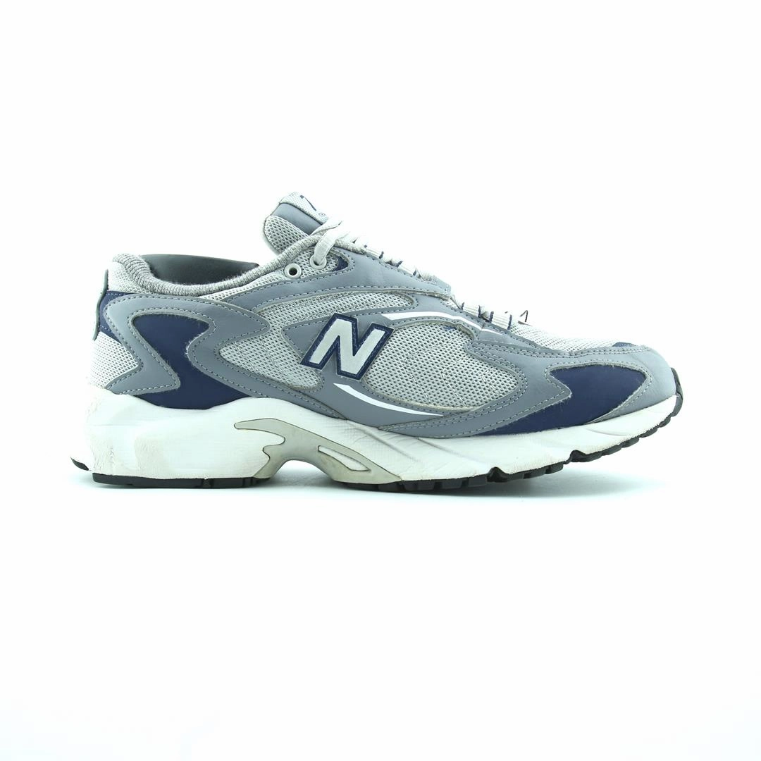 NEW BALANCE 725 New Balance trainer visuals