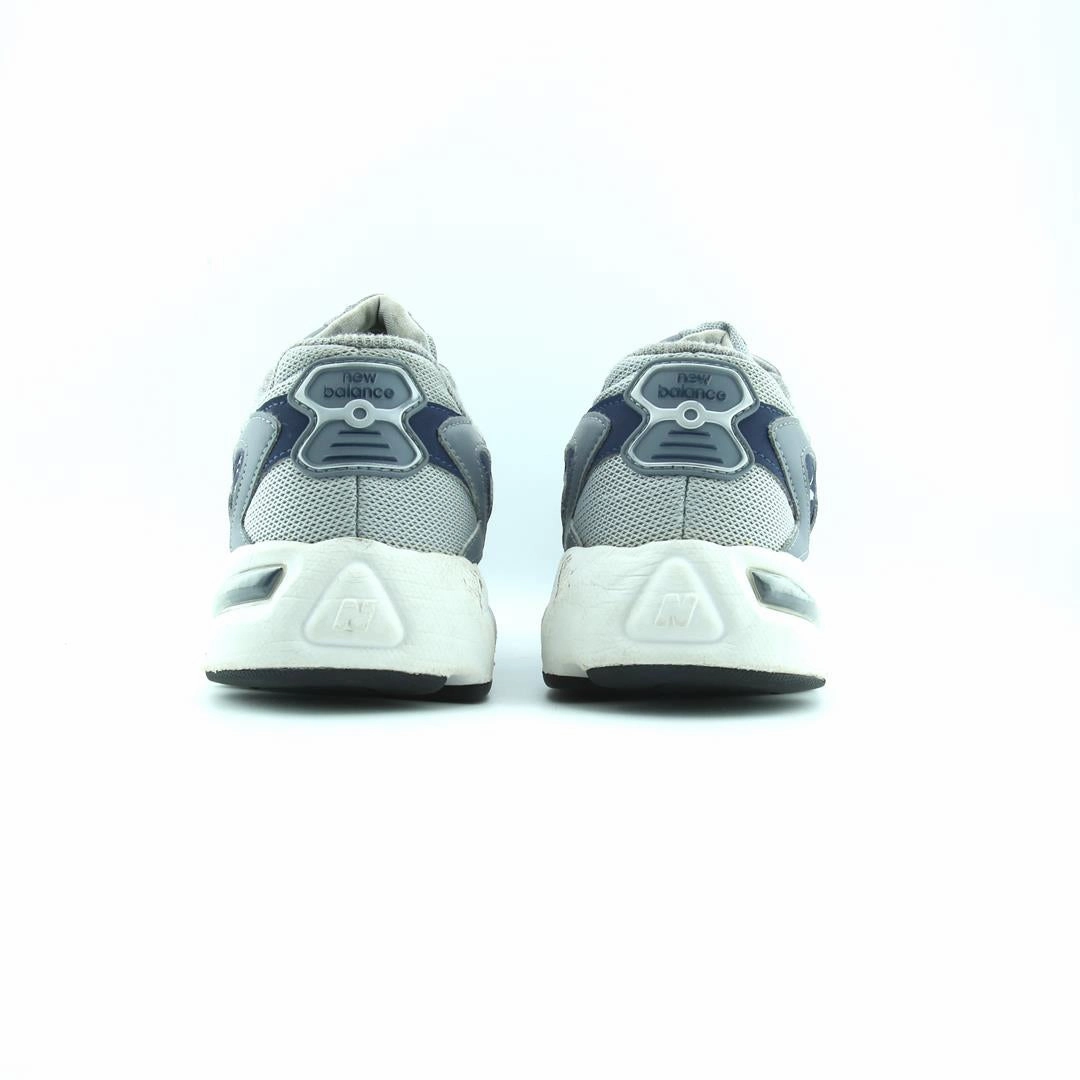 NEW BALANCE 725 New Balance trainer visuals