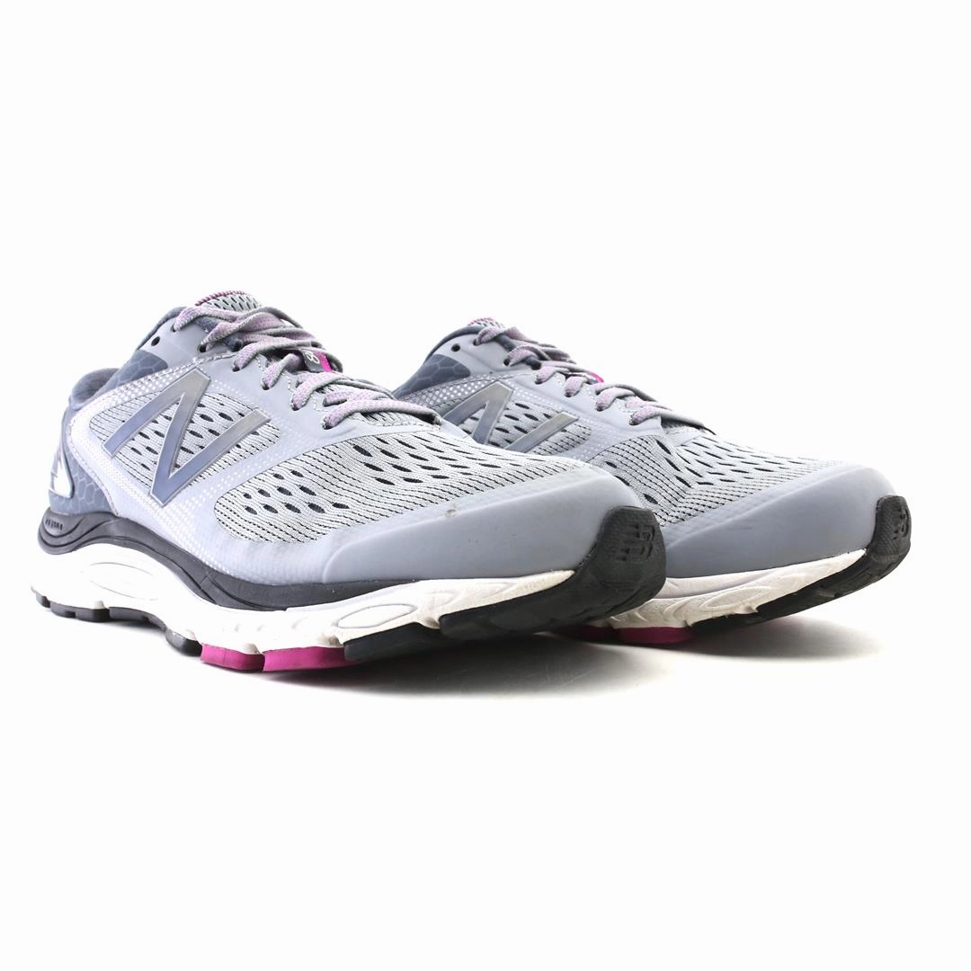 NEW BALANCE 840 V4 retro New Balance shoe shots