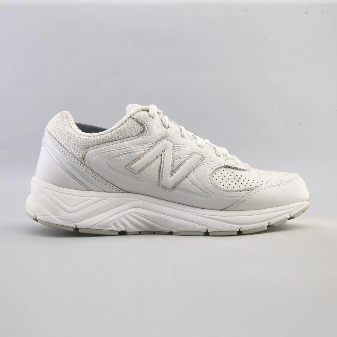 NEW BALANCE 840V2 retro New Balance shoe shots