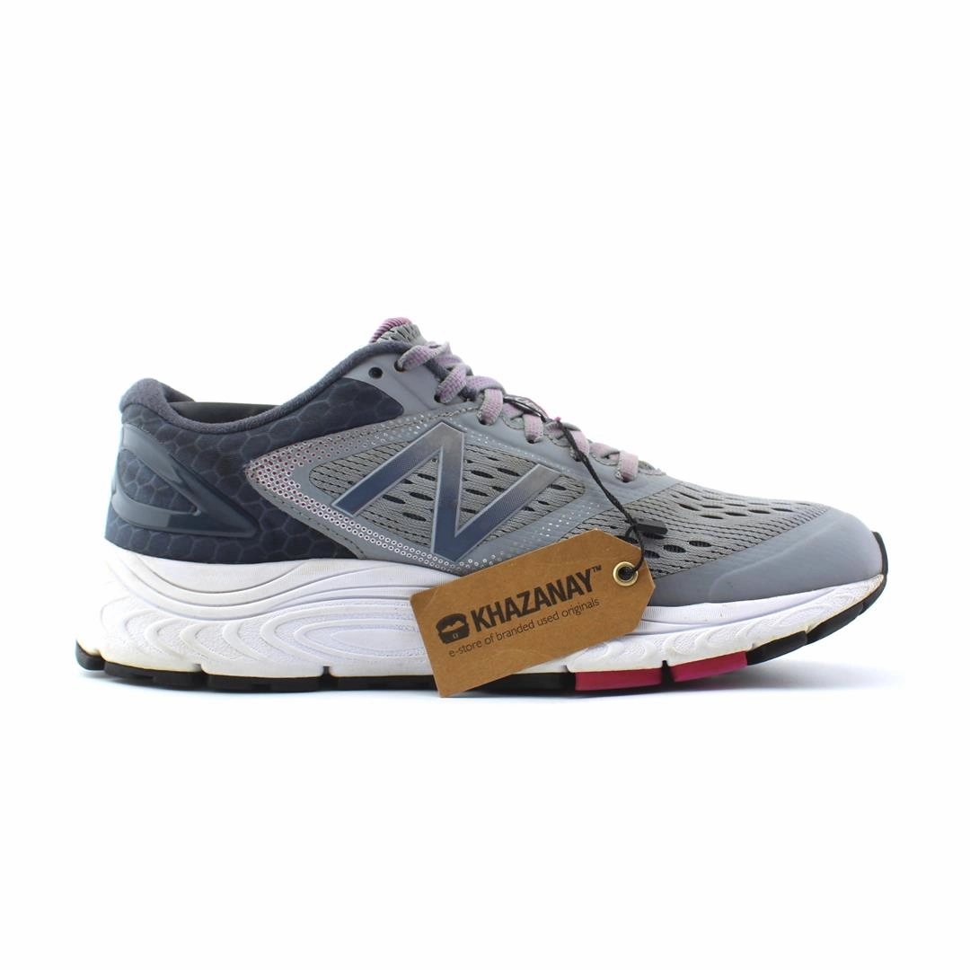 NEW BALANCE 840V4 retro New Balance shoe shots
